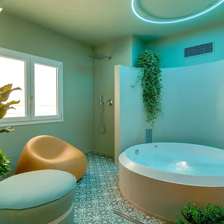 Prestige Penthouse With Private Spa, Gym And Terrace By Mamo
